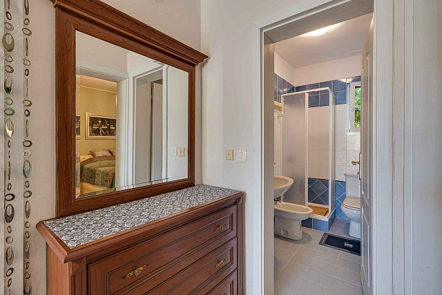 Three-Bedroom Ground-Floor Apartment with Private Entrance and Sea View — photo 25